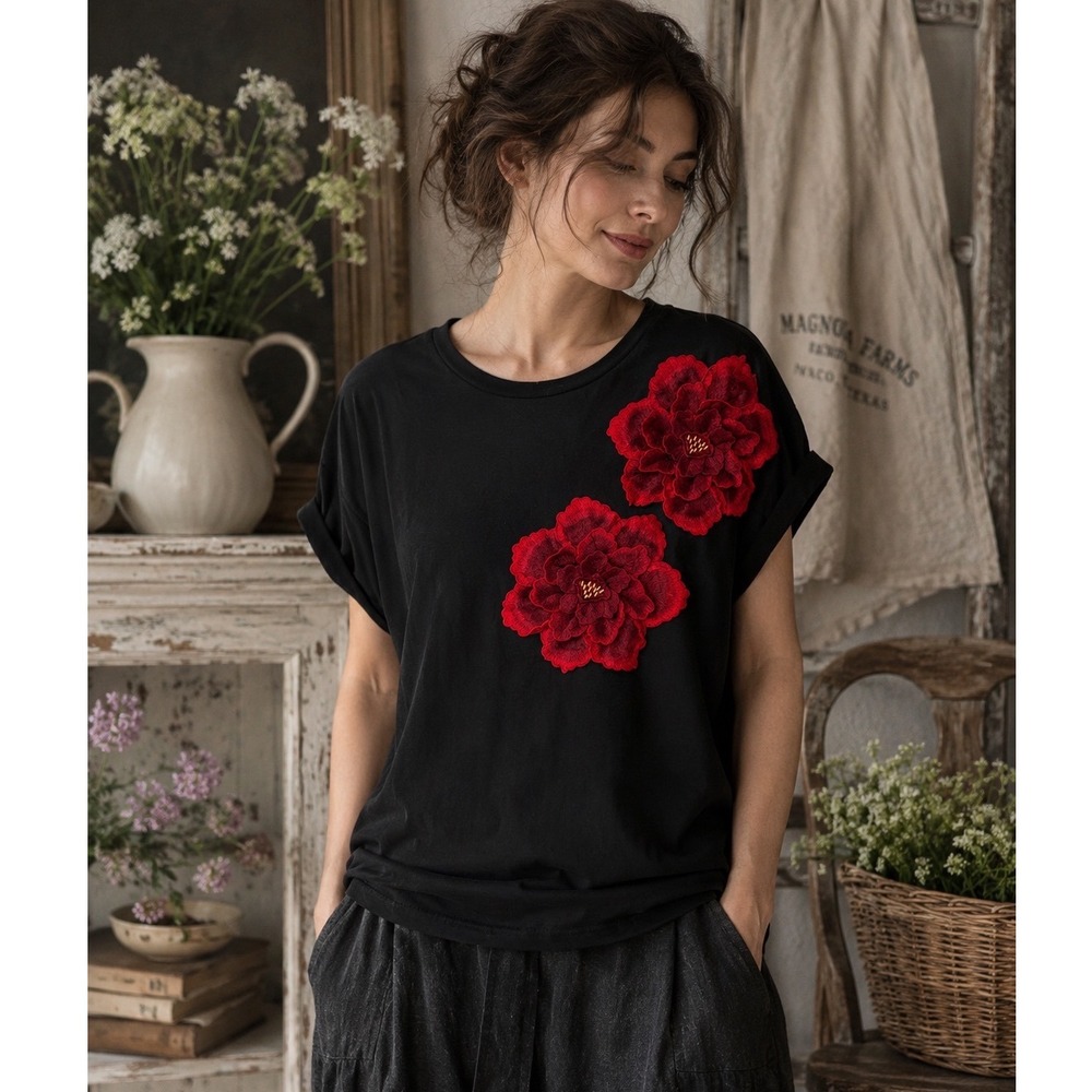 Mesh+Love Women Black 3D Red Floral Applique T-Shirt‎ 1X Plus Size New NWT